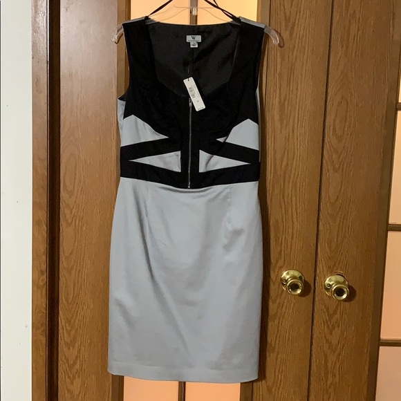 Dress - Picture 1 of 4